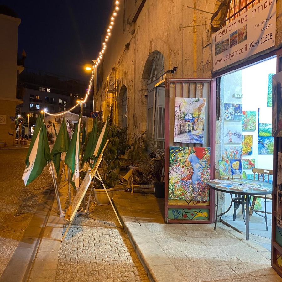 Апартаменты דירת סטודיו באווירת במתחם נגה,דקה הליכה מהים.
